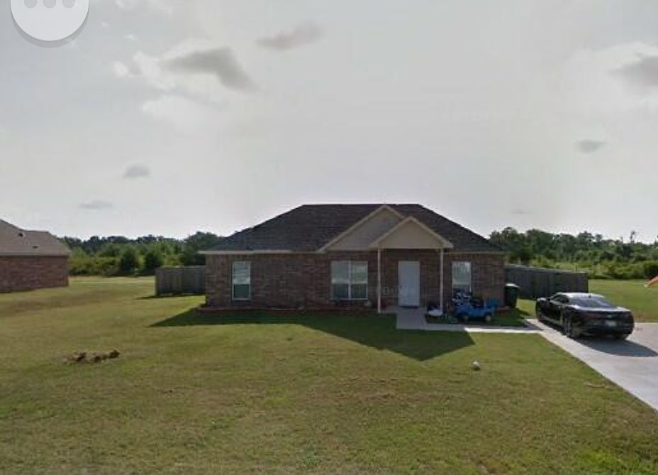 2nd image of 104 Cecil Cir