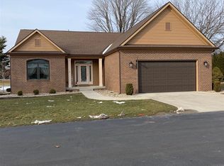 16464 Pretty View Dr, Plymouth, IN 46563