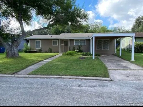 512 Paul Pl, Beeville, TX 78102