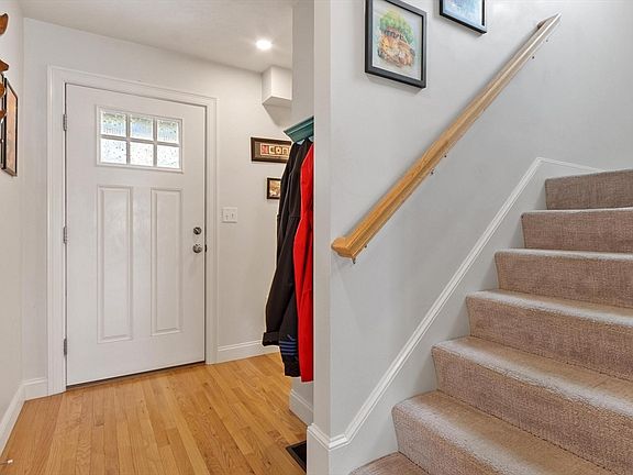 4th image of 1208 Hazelwood Way #0