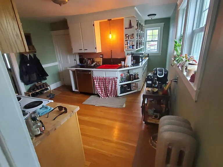 591 Concord St — Photo 9