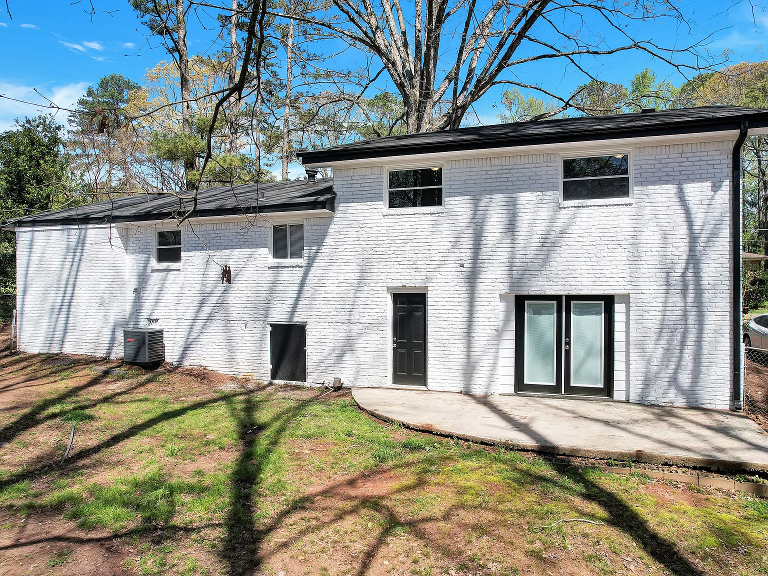 4 bed, 1800 sqft, $2,400 — Photo 3