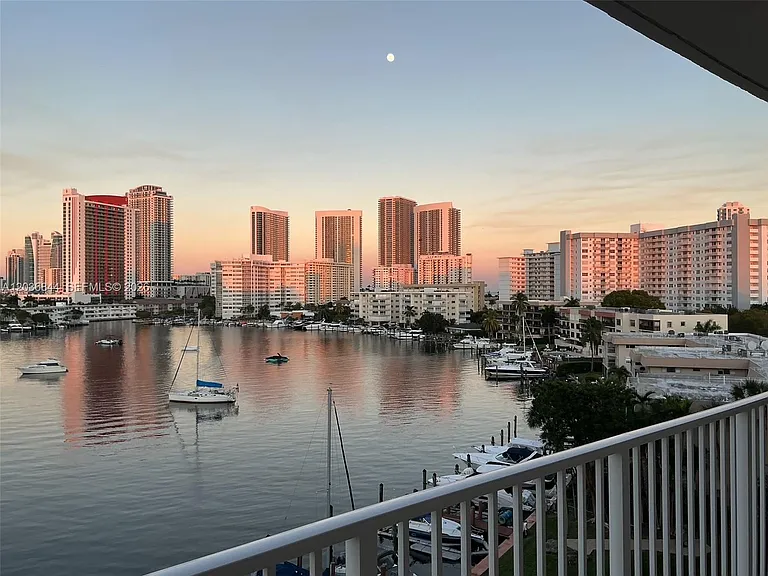 400 Golden Isles Dr #55 — Photo 1