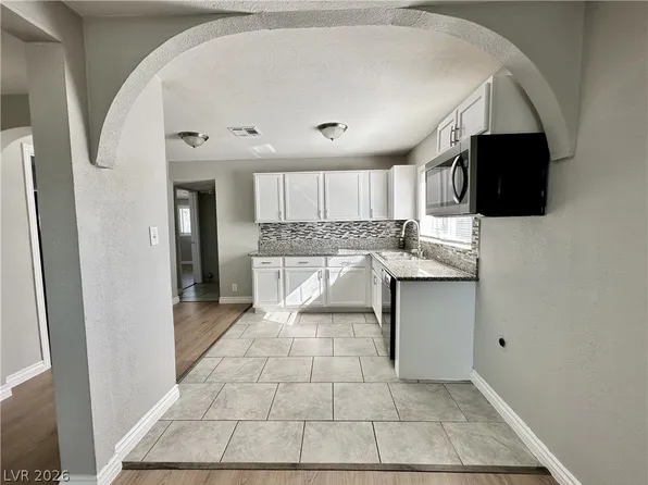 2404 Saint George St, North Las Vegas, NV 89030