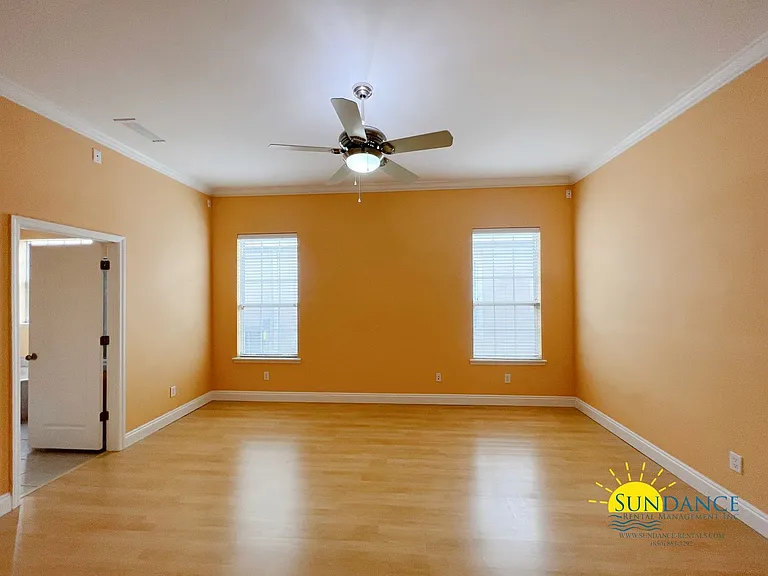 1548 Venice Ave — Photo 11