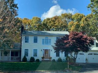 8 Laura Ct, Coventry, RI 02816