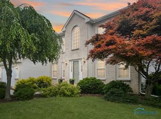 577 Streamview Dr, Perrysburg, OH 43551