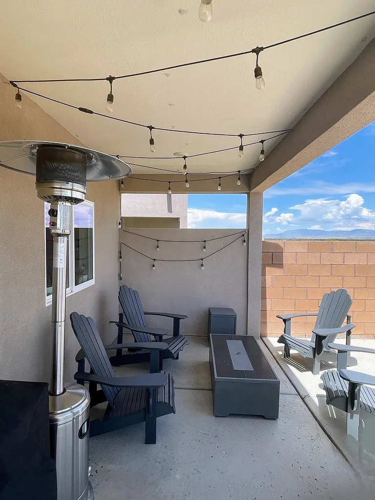 $2,400/Month Modern 3-Bed/3 Bath Home with Dedicated Office, Loft and Panoramic Mountain Views — Photo 4