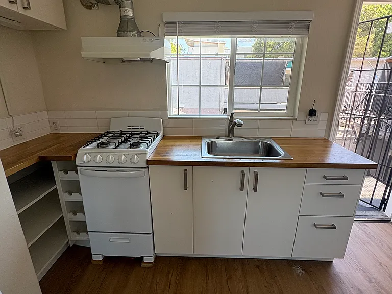 1638 Bay Rd #4 — Photo 15