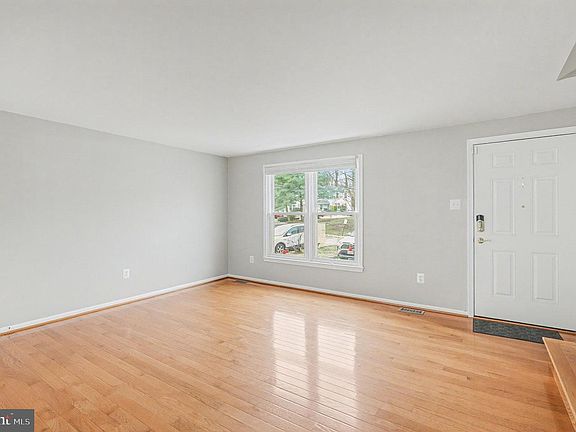 3rd image of 1904 Pohick Creek Ct