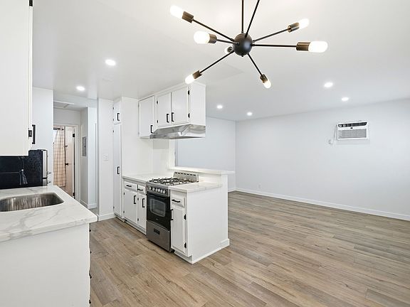 4th image of 5549 Fulcher Ave #4