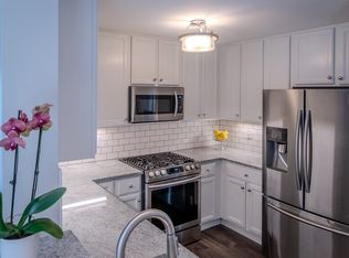 38 Village Rd APT 615, Middleton, MA 01949