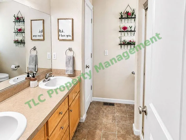 942 Salamander Rd SE — Photo 1