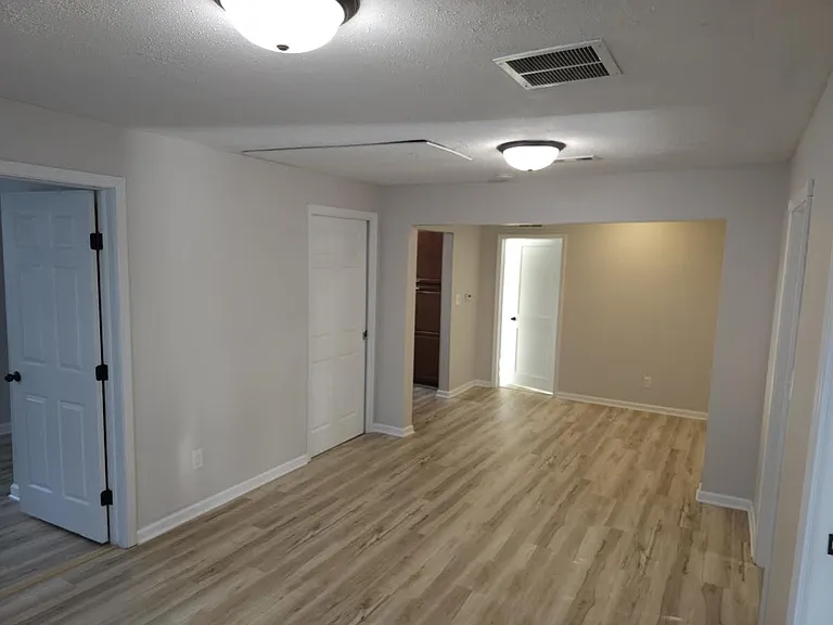 2217 Hester Ct — Photo 3