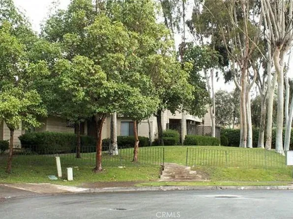 23141 Saguaro St, Lake Forest, CA 92630