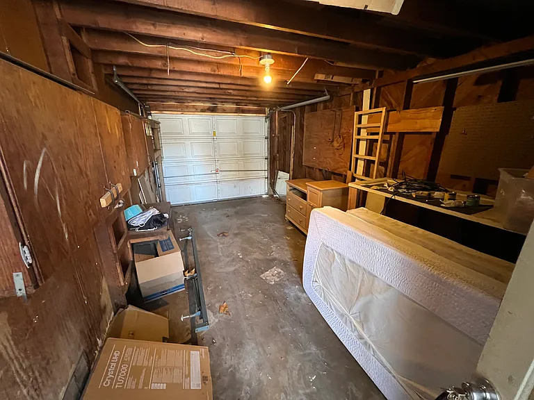 124 W Hartman Ave — Photo 11