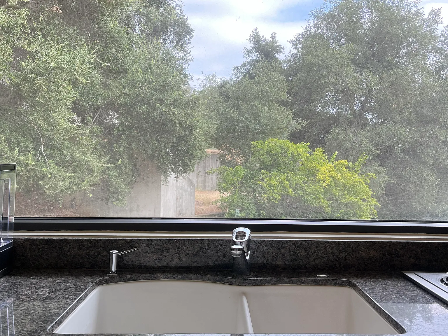 Studio, 500 sqft, $2,300 — Photo 3