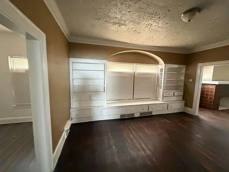 12420 Phillips Ave — Photo 6