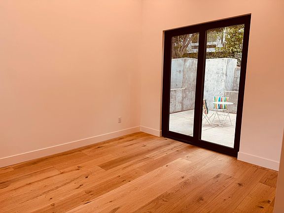 3rd image of 18792 Blythswood Dr