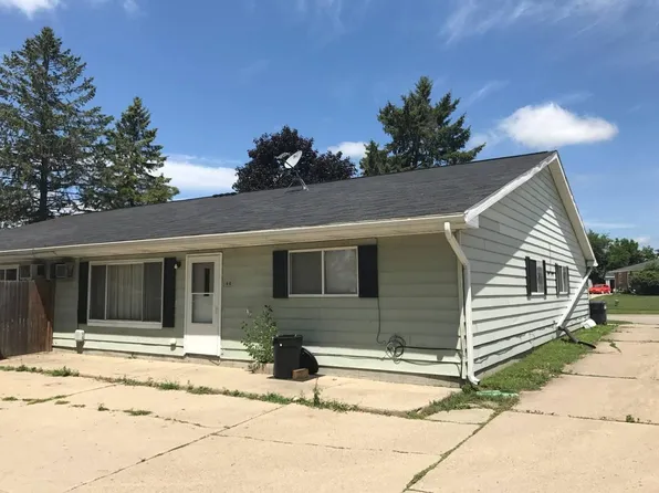 188 Grand Manor Dr, Grand Ledge, MI 48837