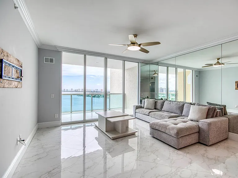 2650 Lake Shore Dr #2303 — Photo 8