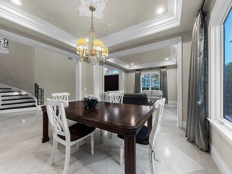 150 W Naomi Ave — Photo 3