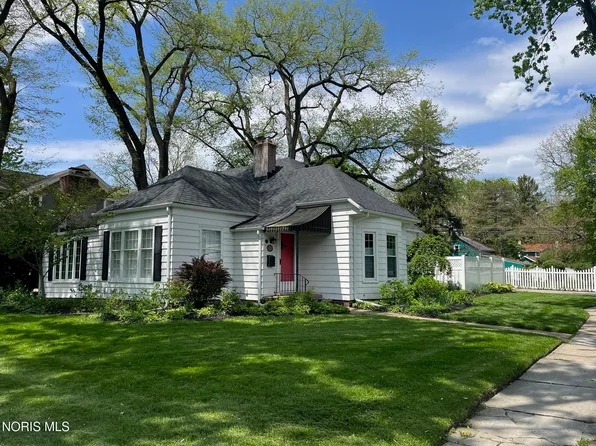 528 Elm St, Perrysburg, OH 43551