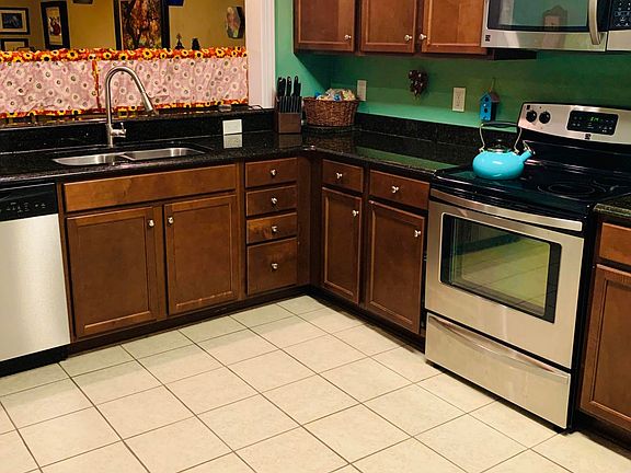 5th image of 6730 Village Green Dr