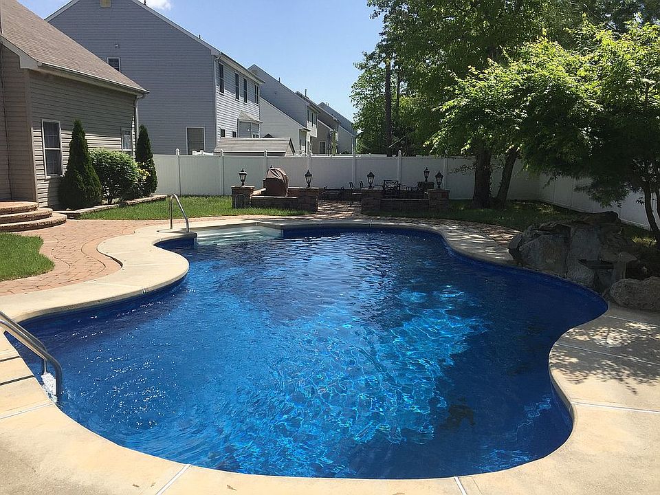 2nd image of 3 Stockton Ln