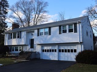 11 Julia Rd, Needham, MA 02492