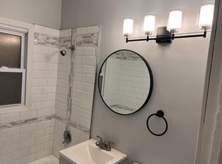 18214 Oak St, Lansing, IL 60438