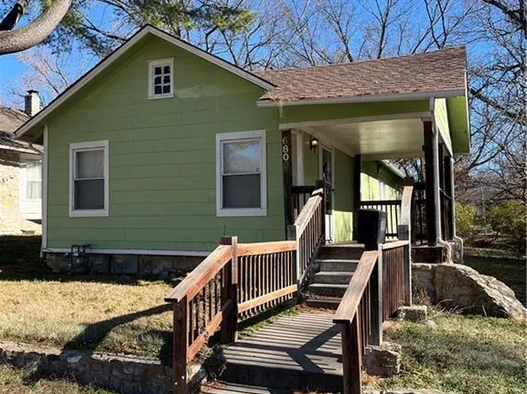 6809 Bales Ave, Kansas City, MO 64132
