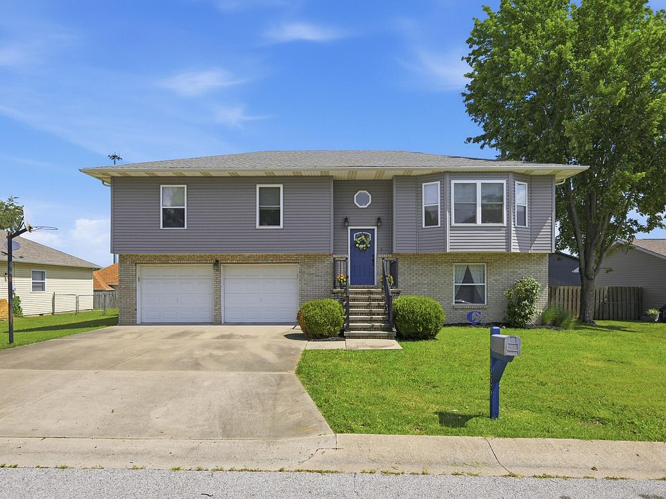 1st image of 1225 Douglas Court