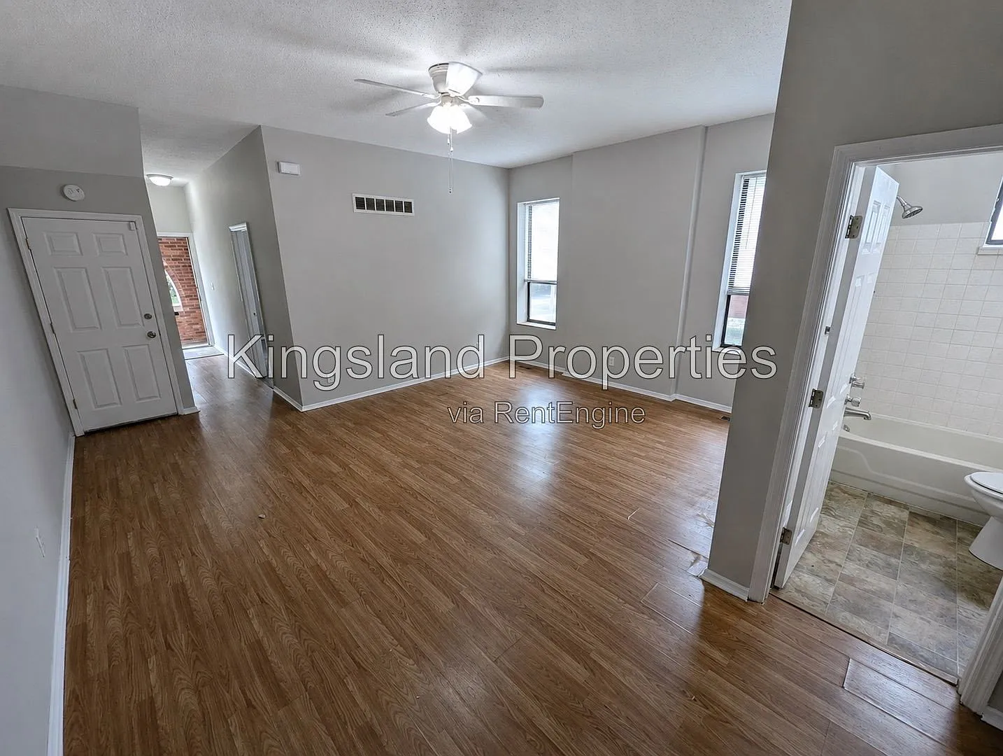 2 bed, 1.0 bath, 1000 sqft, $1,250 — Photo 2
