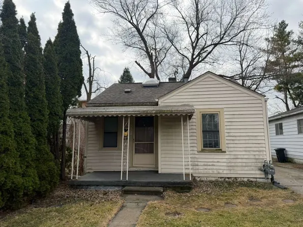 20852 Ridgemont Rd, Harper Woods, MI 48225