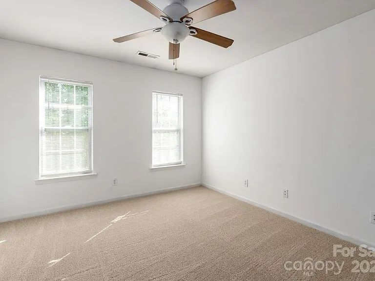 10922 Sedgemoor Ln — Photo 10