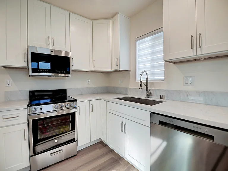 15623 Van Ness Ave #C — Photo 4