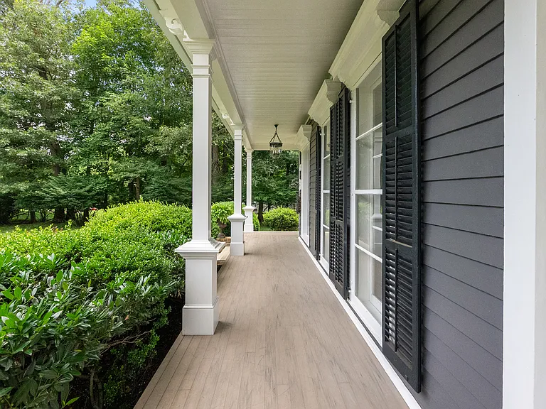 18 Bridge St — Photo 2