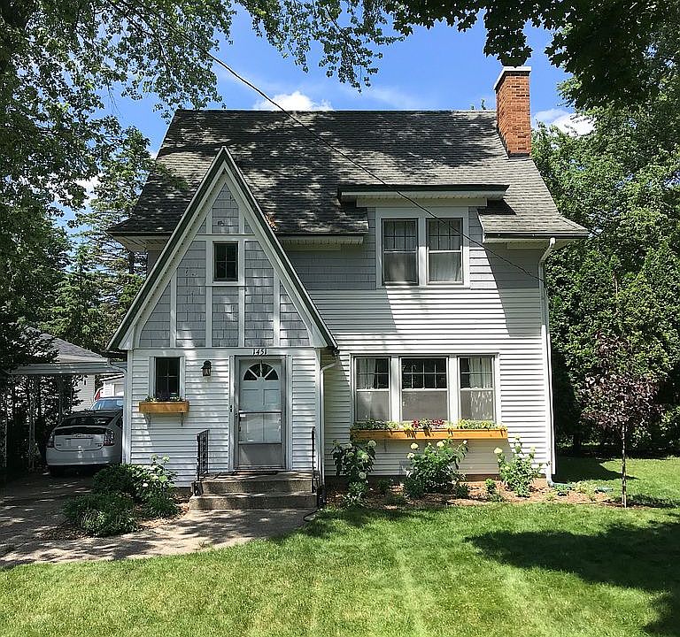 1st image of 1451 Van Auken St SE