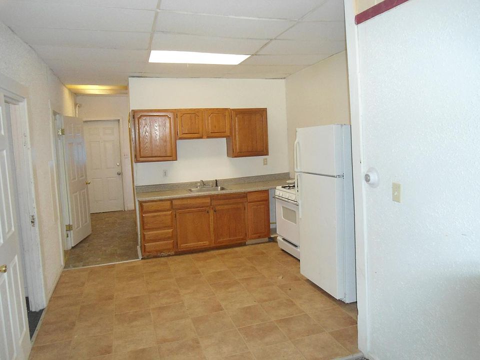 1st image of 597 Grant St