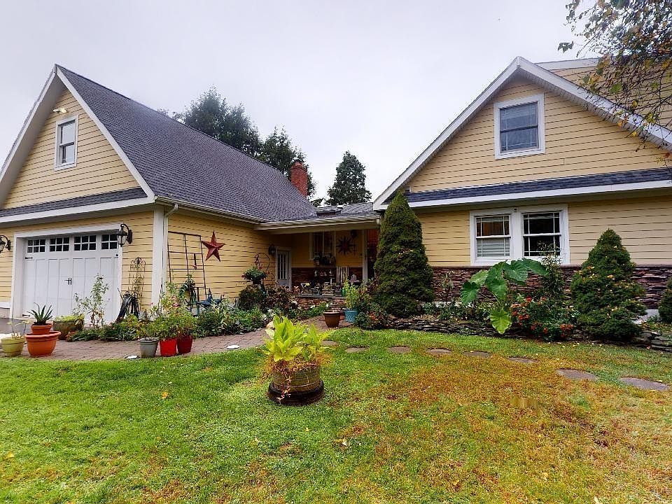 1st image of 24 Briarfield Ln