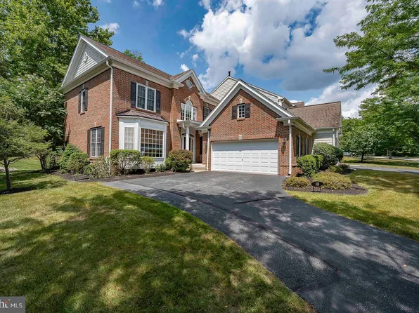 514 Guinevere Dr, Newtown Square, PA 19073