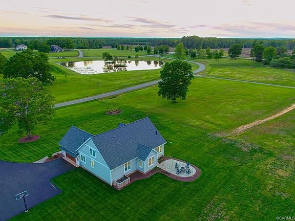 3rd image of 3364 Riverly Dr