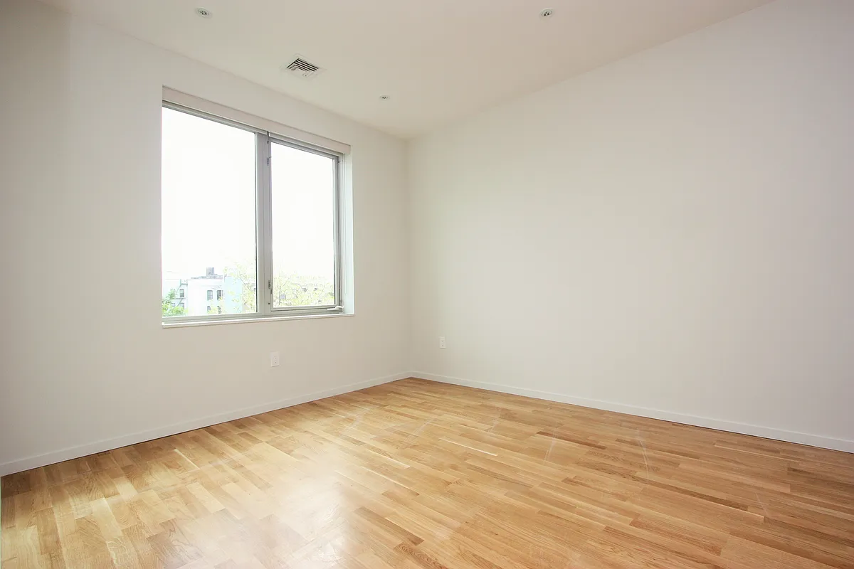 Building Photo - 77 W 126th St #1B