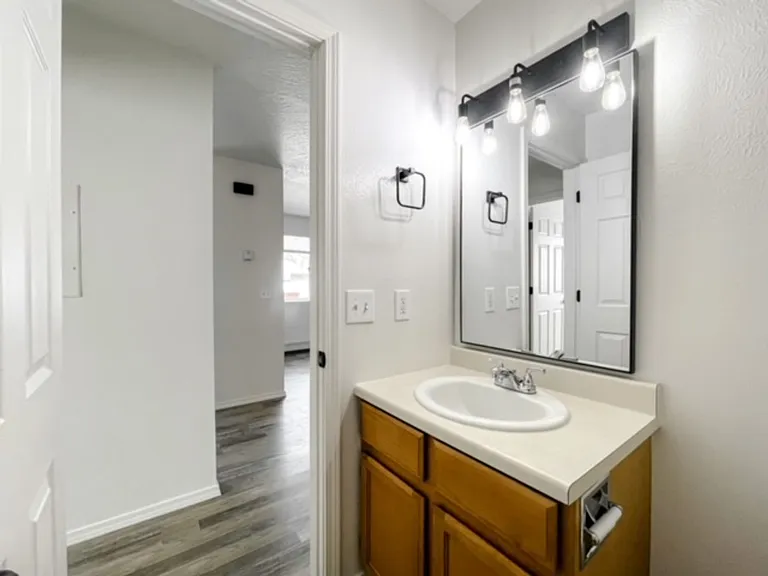 1615 S 13th St W — Photo 13