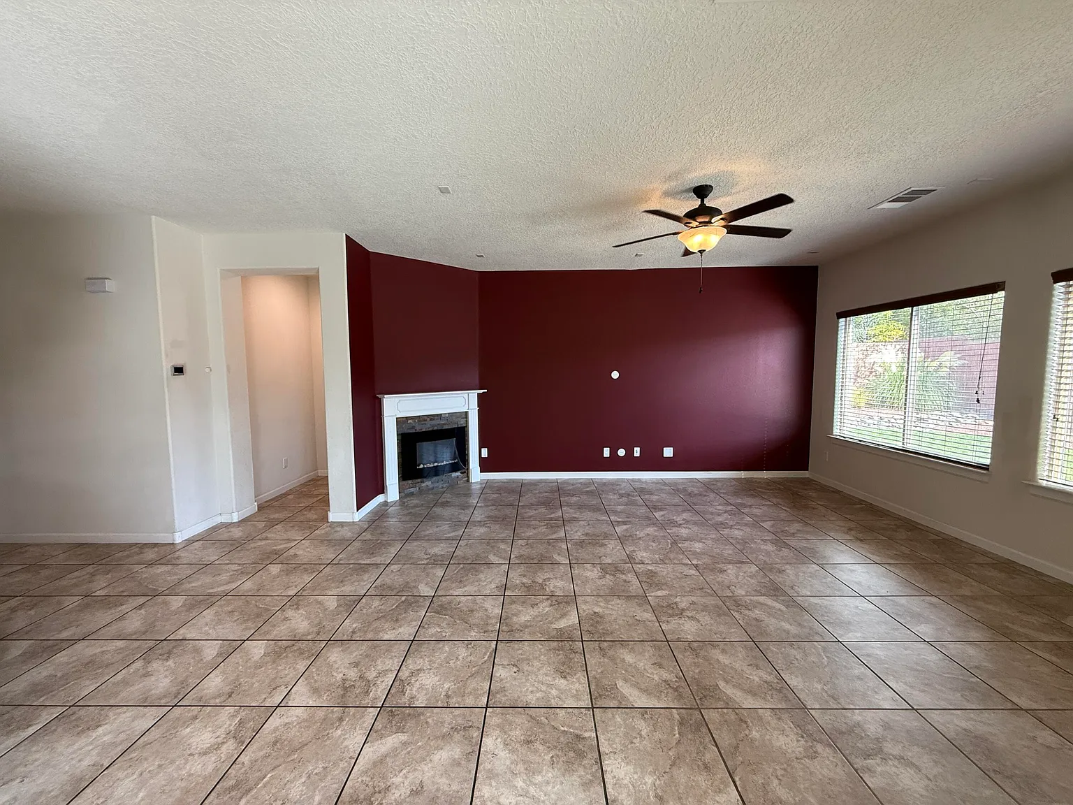 4 bed, 2.0 bath, 2133 sqft, $2,550 — Photo 4