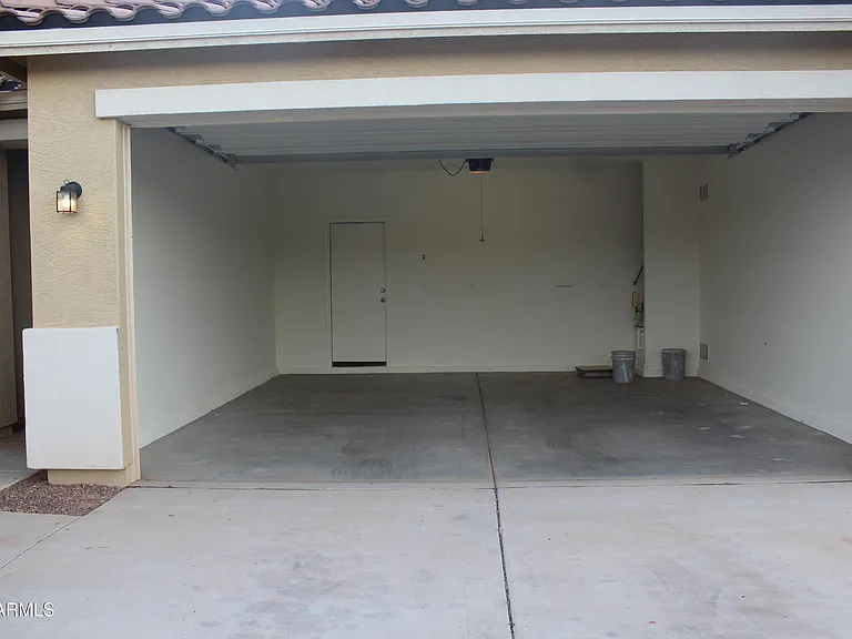 249 W Tropical Dr — Photo 3