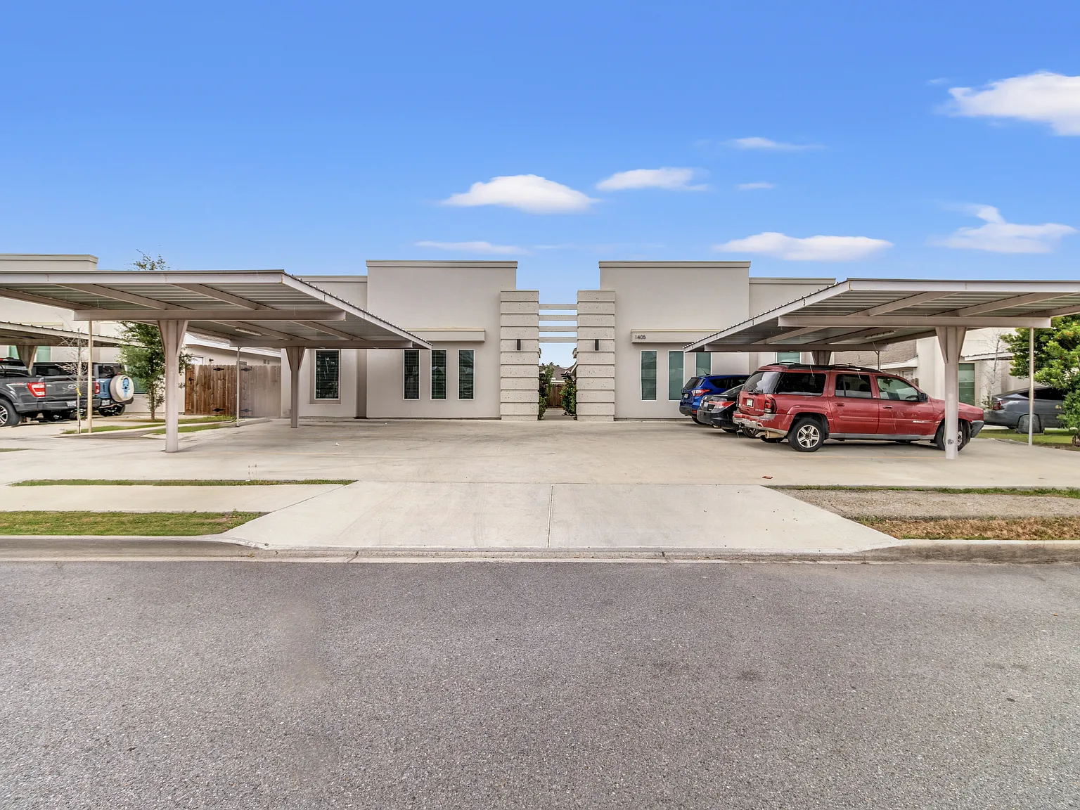 1405 Alta Vista Drive - 1 — Photo 1