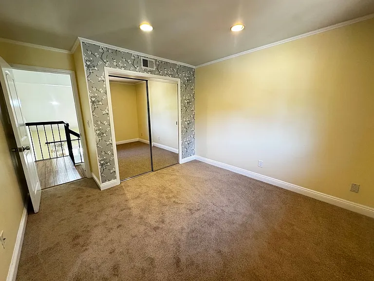 1580 Valecroft Ave — Photo 14