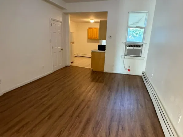 917 Maple Ter, Darby, PA